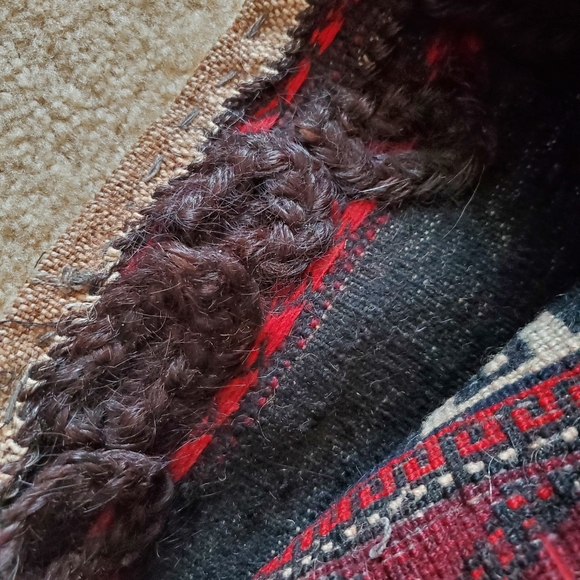 Indigenous Vintage Red and Black Carpet Women's Shoulder Bag - Picture 9 of 11